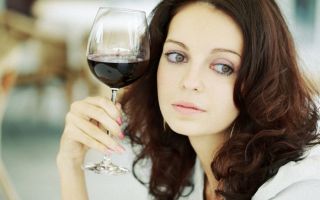Названа главная опасность алкоголя для женщин