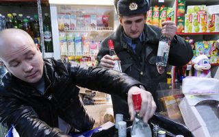 В России за 9 месяцев изъято 52 млн бутылок нелегального алкоголя