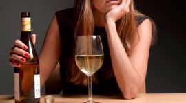 Женщины стали пить гораздо больше мужчин