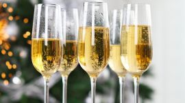 Шампанское: как правильно пить и чем закусывать