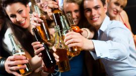 Как не опьянеть от алкоголя на вечеринке: методы разведчиков