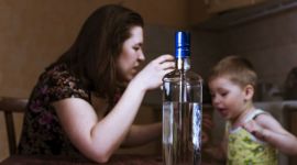 Пьющая жена: что делать, если жена часто пьет