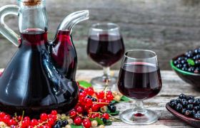 Домашнее вино из черной смородины: как сделать