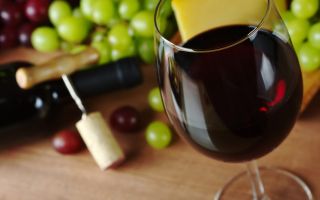 Бокал вина в день: польза и вред