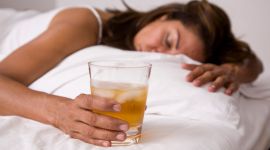 Ученые: «Пить перед сном особенно вредно для здоровья»