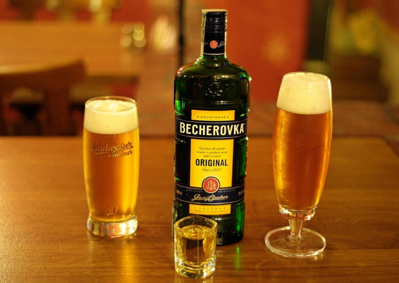 Как правильно пить Бехеровку с пивом