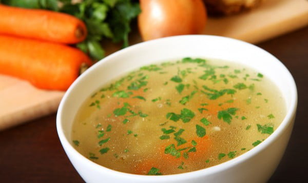 Легкий суп для лечения отеков после пьянки