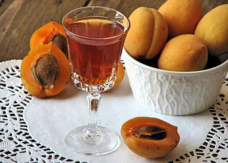 Рецепт вина из абрикосов