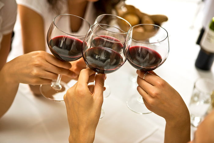 Сколько можно пить вина при давлении