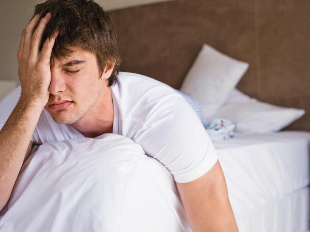 Капельница при запое на дому. Капельница при запое: механизм действия, состав, дозы, противопоказания Капельница от похмелья на дому Сколько стоит сделать капельницу на дому — особенности и цены | Что и.