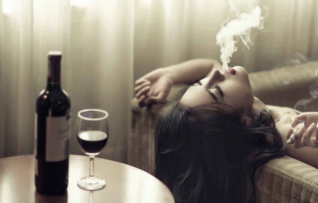 Вино и сигареты одинаково вредны